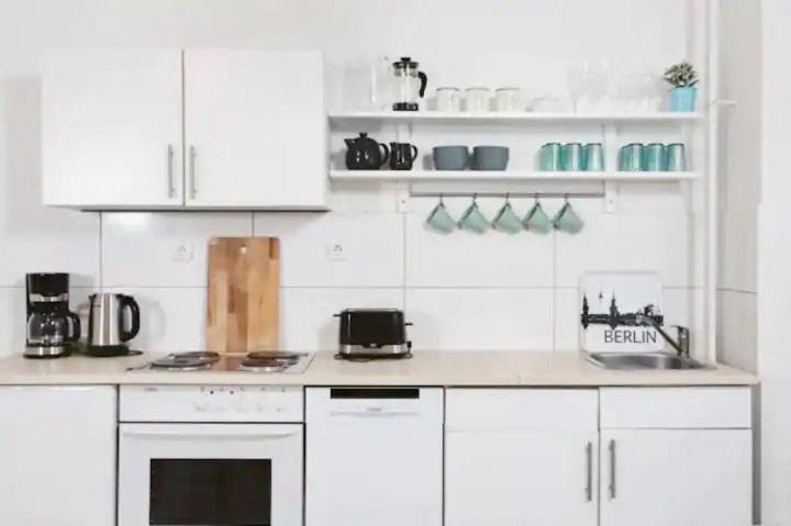 Wonderful And Cosy In The Heart Of Berlin, 1 Bedroom, 1 Living With Comfortable Bed Couch Appartement *