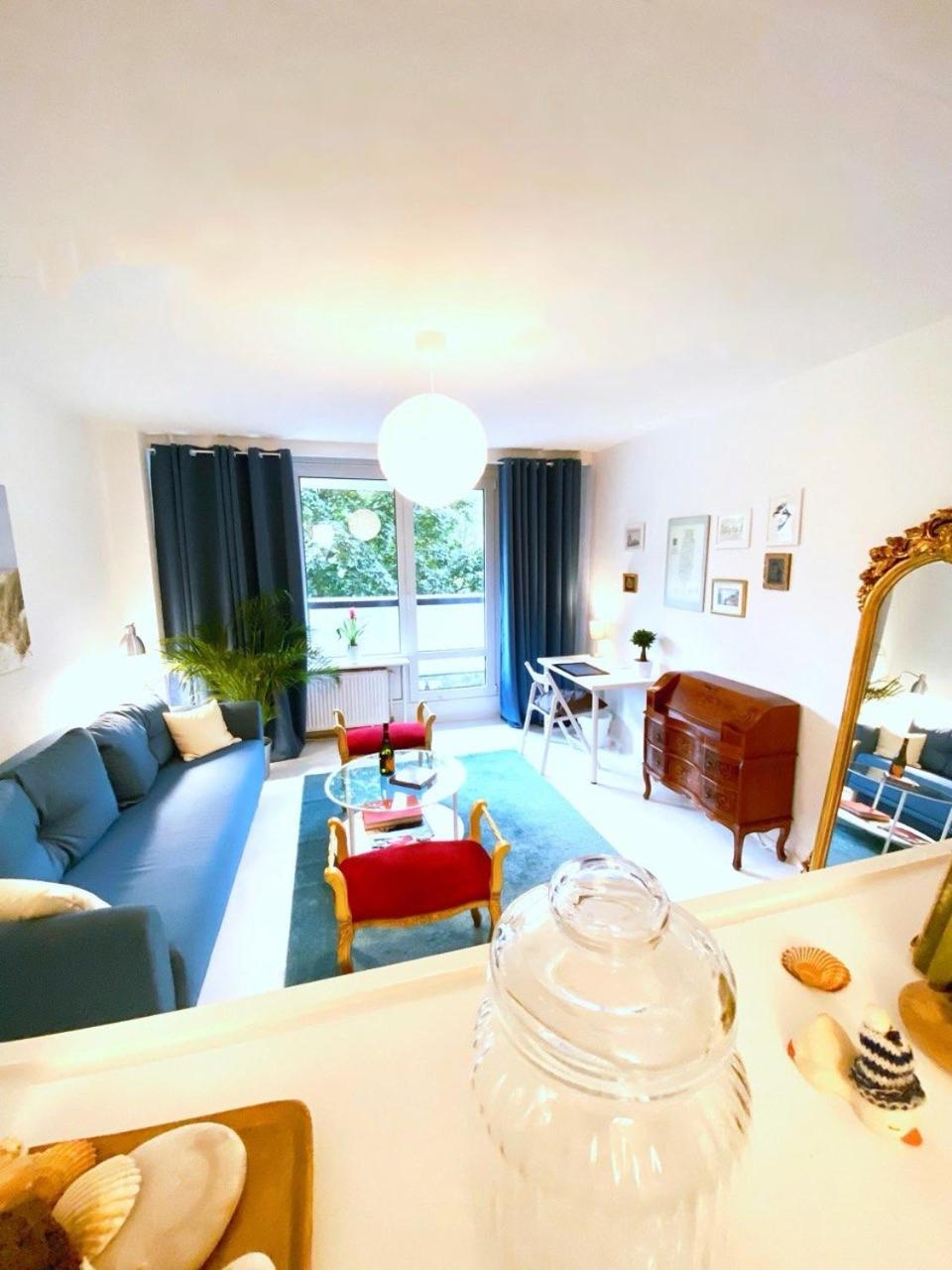 Wonderful And Cosy In The Heart Of Berlin, 1 Bedroom, 1 Living With Comfortable Bed Couch *